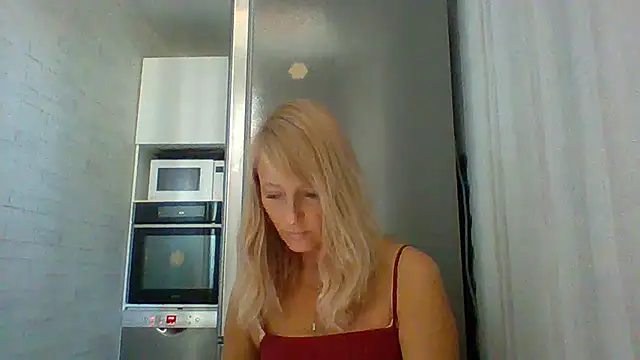 Snapshot of Vexxaa chatting on 09-11-25, 10:04 Vexxaa online show from 09-11-25, 10:04