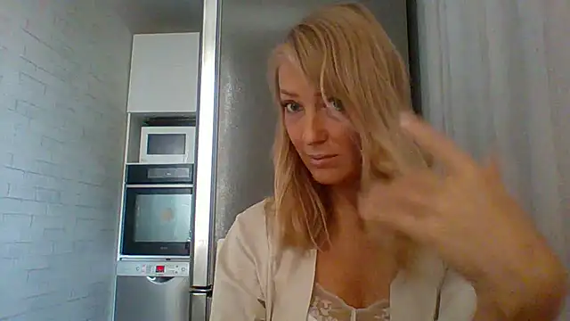 Snapshot of Vexxaa chatting on 09-25-25, 06:39 Vexxaa online show from 09-25-25, 06:39