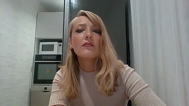 Snapshot of Vexxaa chatting on 09-26-25, 03:49 Vexxaa online show from 09-26-25, 03:49