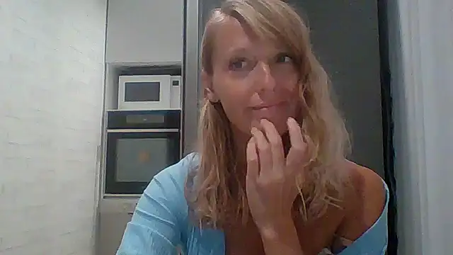 Snapshot of Vexxaa chatting on 10-07-25, 05:10 Vexxaa online show from 10-07-25, 05:10