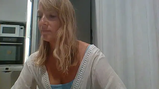 Snapshot of Vexxaa chatting on 10-09-25, 06:28 Vexxaa online show from 10-09-25, 06:28