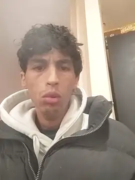 lusiboy96 online show from 10-30-25, 09:22