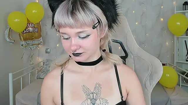 Tori Cutie online show from 10-03-25, 05:37