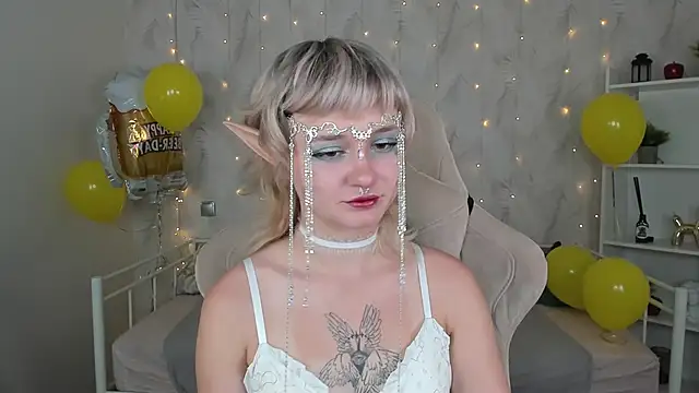 Tori Cutie online show from 10-05-25, 12:09