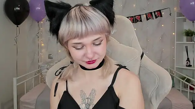 Tori Cutie online show from 10-23-25, 11:57