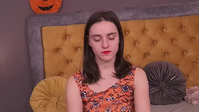 Jessica White  online show from 11-28-25, 04:48