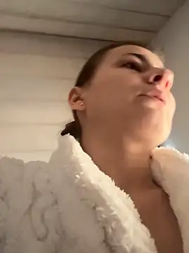 IsabellaEtha online show from 12-15-25, 10:08