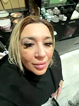 Snapshot of TheeaBlanco chatting on 11-30-25, 05:11 TheeaBlanco online show from 11-30-25, 05:11