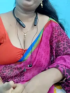 Snapshot of yelmaji91 chatting on 09-28-25, 04:29 yelmaji91 online show from 09-28-25, 04:29