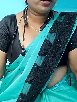 Snapshot of yelmaji91 chatting on 10-21-25, 05:08 yelmaji91 online show from 10-21-25, 05:08