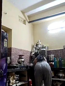 Snapshot of yelmaji91 chatting on 12-16-25, 05:45 yelmaji91 online show from 12-16-25, 05:45