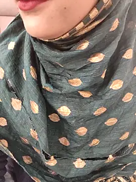 Snapshot of Indian-Aleena chatting on 02-14-26, 05:59 Indian-Aleena online show from 02-14-26, 05:59