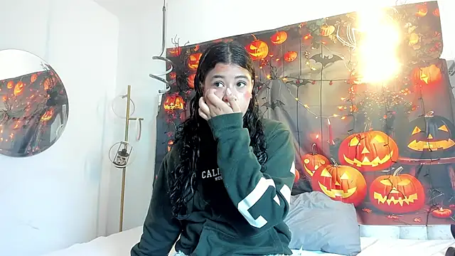 Ivy nt online show from 11-01-25, 01:02