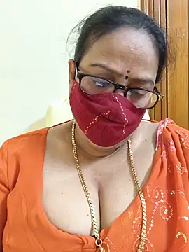 Snapshot of heera-rani chatting on 06-18-26, 05:41 heera-rani online show from 06-18-26, 05:41