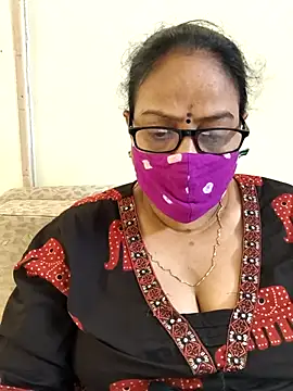 Snapshot of heera-rani chatting on 06-25-26, 05:12 heera-rani online show from 06-25-26, 05:12