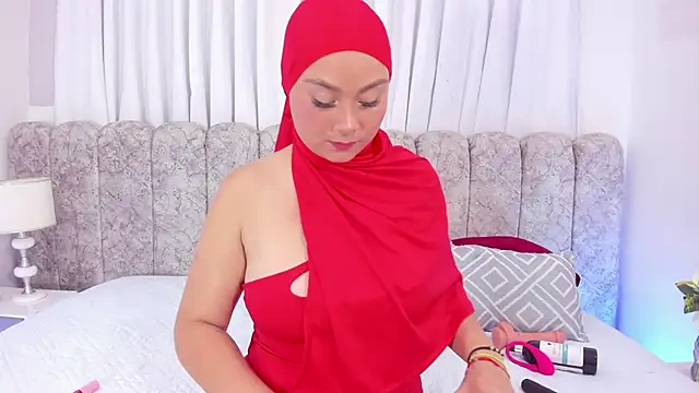 azaharaaa  online show from 05-26-26, 11:39
