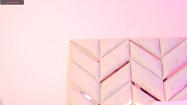 Snapshot of AlanaDoll chatting on 02-12-26, 07:09 AlanaDoll online show from 02-12-26, 07:09