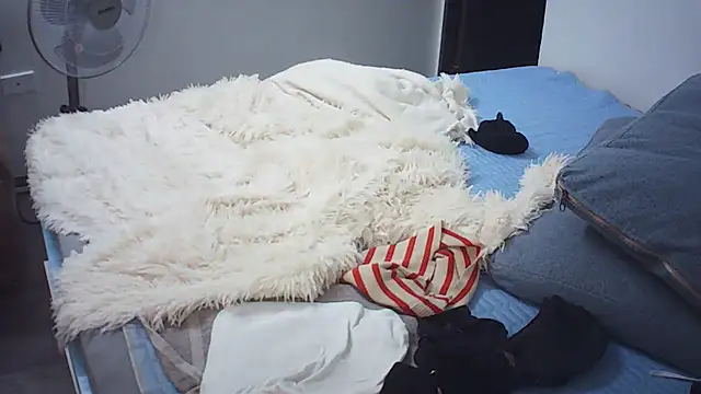 Linh linh01 online show from 10-27-25, 12:09