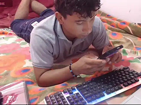 Snapshot of _Duvan_123 chatting on 12-16-25, 04:01 Duvan 123 online show from 12-16-25, 04:01