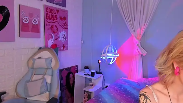 Hannahpage online show from 10-02-25, 11:39