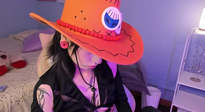 Hannahpage online show from 01-15-26, 12:21