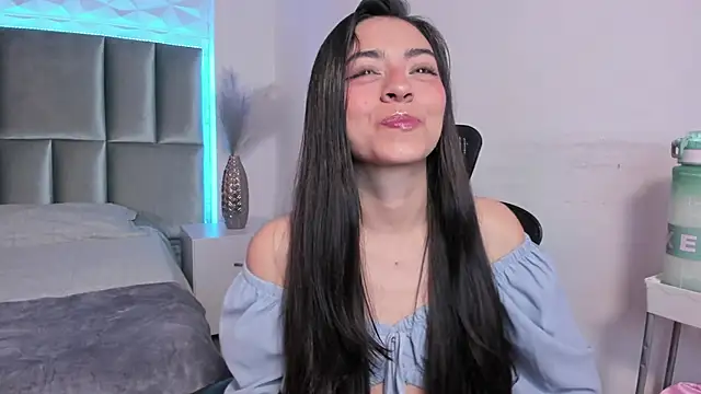 canelleGarces online show from 09-12-25, 12:16