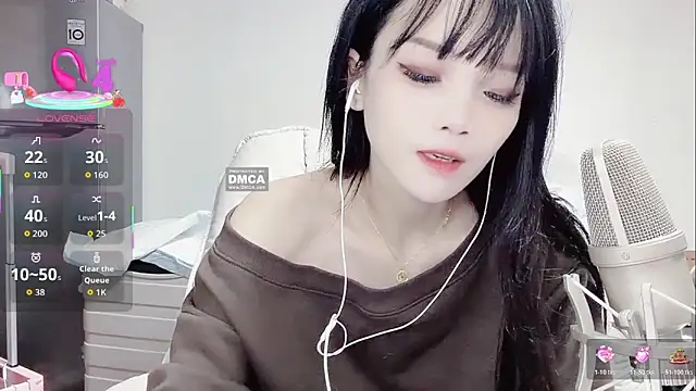 twlilybae online show from 03-29-26, 03:17