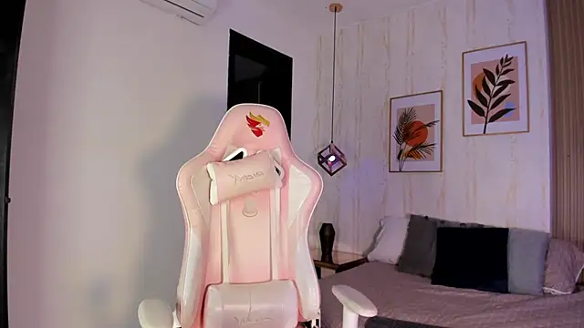 Ayleen Dunkan online show from 10-16-25, 12:39