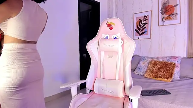 Ayleen Dunkan online show from 11-15-25, 12:34