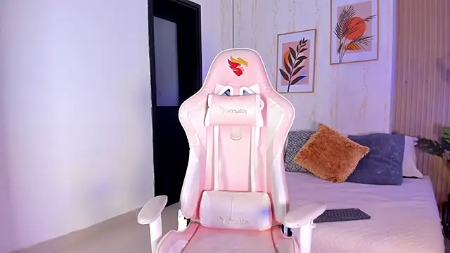 Ayleen Dunkan online show from 12-20-25, 12:56