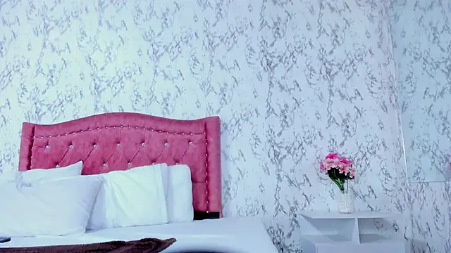 SofiiFoox online show from 11-06-25, 11:11