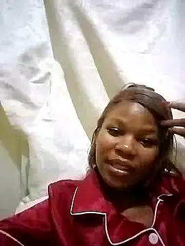 Seductive Yellow Titties online show from 01-11-26, 08:14