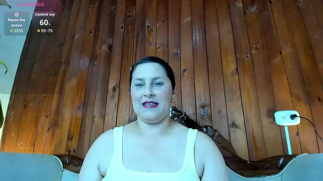 Snapshot of KikaDuque chatting on 02-25-26, 07:34 KikaDuque online show from 02-25-26, 07:34