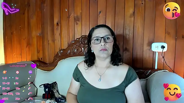 Snapshot of KikaDuque chatting on 02-27-26, 07:25 KikaDuque online show from 02-27-26, 07:25