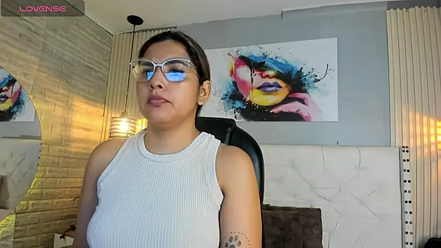 scarletbaker  online show from 04-21-26, 10:12