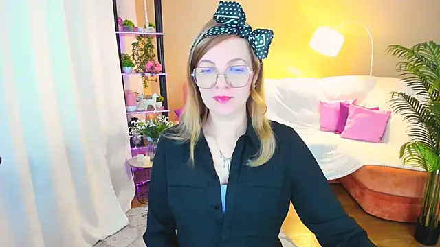 YourUniverser online show from 09-24-25, 04:27