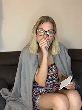 Snapshot of Lesamantssexy chatting on 10-11-25, 07:01 Lesamantssexy online show from 10-11-25, 07:01