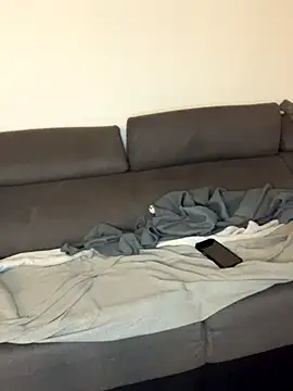 Snapshot of Lesamantssexy chatting on 10-27-25, 07:40 Lesamantssexy online show from 10-27-25, 07:40