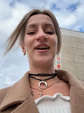 Snapshot of EvvaMur chatting on 09-11-25, 01:39 EvvaMur online show from 09-11-25, 01:39