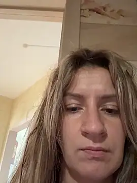 Snapshot of EvvaMur chatting on 10-01-25, 01:00 EvvaMur online show from 10-01-25, 01:00