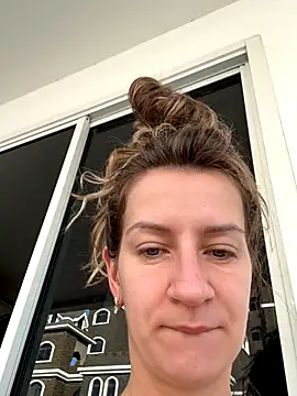 Snapshot of EvvaMur chatting on 11-15-25, 01:36 EvvaMur online show from 11-15-25, 01:36