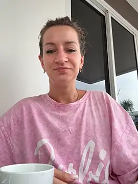 Snapshot of EvvaMur chatting on 11-19-25, 01:38 EvvaMur online show from 11-19-25, 01:38