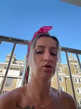 Snapshot of EvvaMur chatting on 12-04-25, 01:04 EvvaMur online show from 12-04-25, 01:04