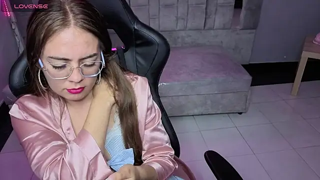 Luna Star v online show from 11-16-25, 08:42