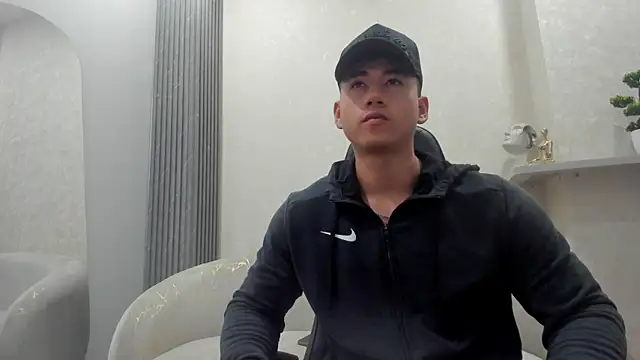 Snapshot of Draven_Marceaux chatting on 06-22-26, 11:18 Draven Marceaux online show from 06-22-26, 11:18