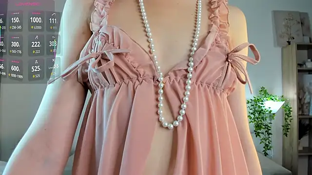 Ice Strawberry online show from 11-21-25, 03:16