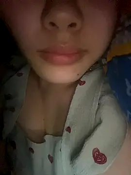 Xu Xubaby online show from 10-12-25, 07:46