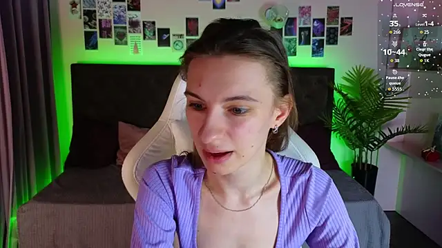 kaleriyaa  online show from 11-21-25, 07:51