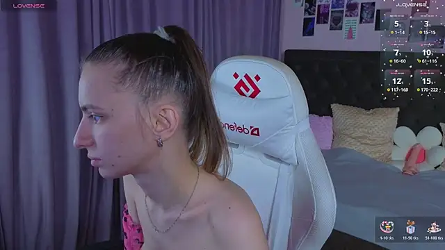 kaleriyaa  online show from 04-21-26, 01:42