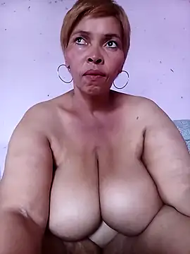 Snapshot of yummyhottie-clit chatting on 10-09-25, 12:58 yummyhottie-clit online show from 10-09-25, 12:58